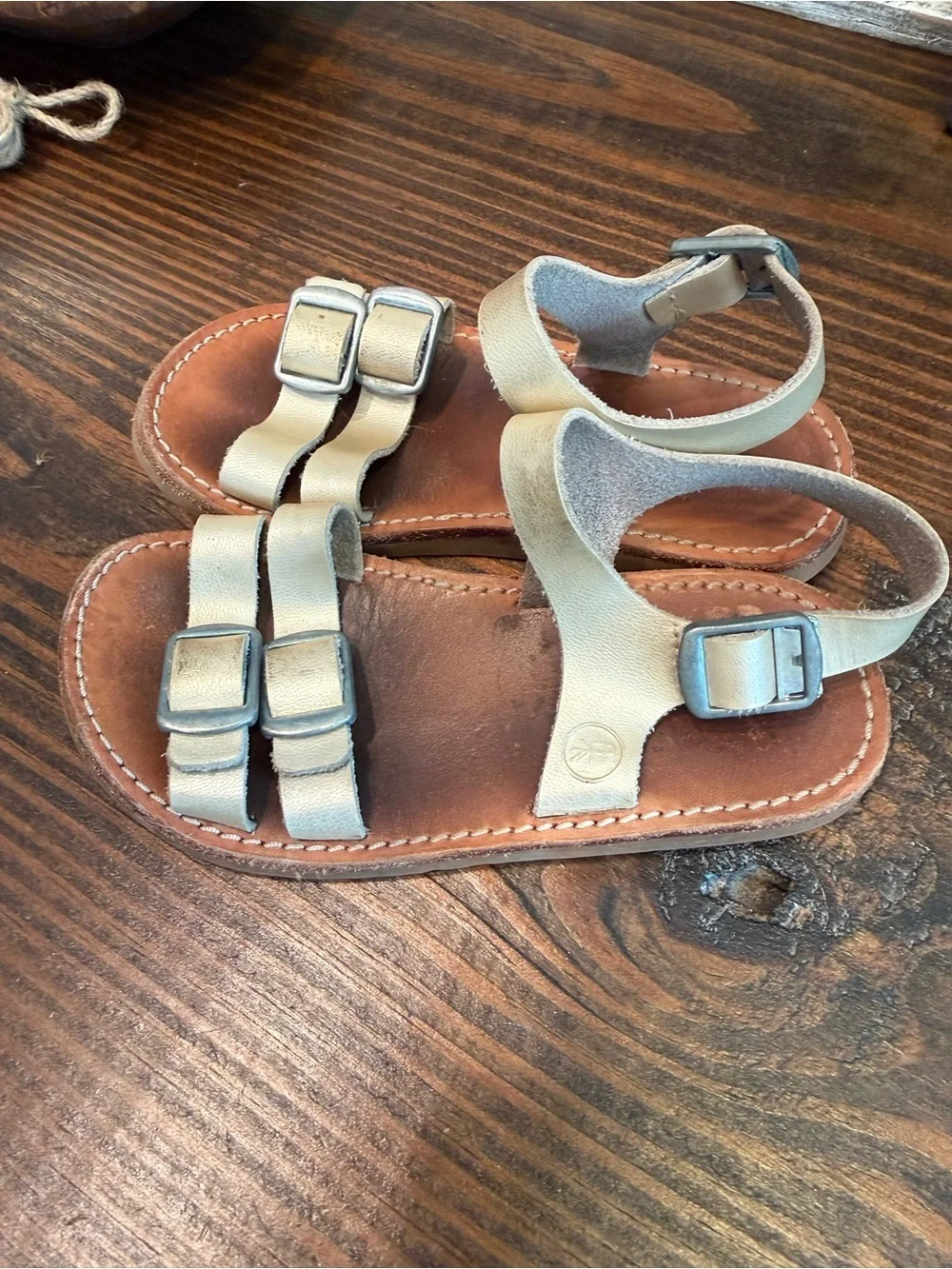 Freshly Picked Kids Gold Leather Buckle Sandals Size 8 Toddler Summer Shoes